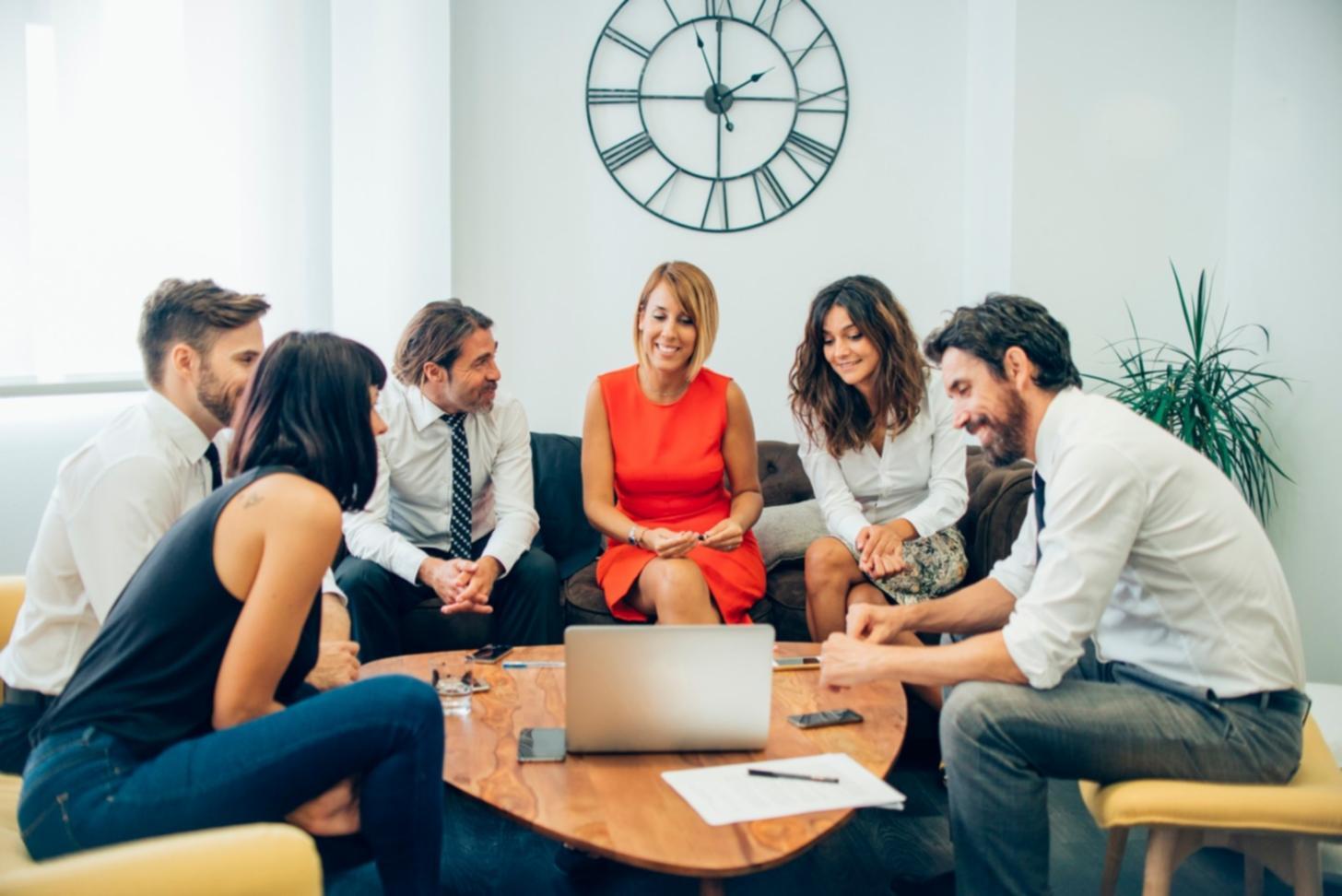 Ambiente di apprendimento musicale con strumenti e materiali psicologici